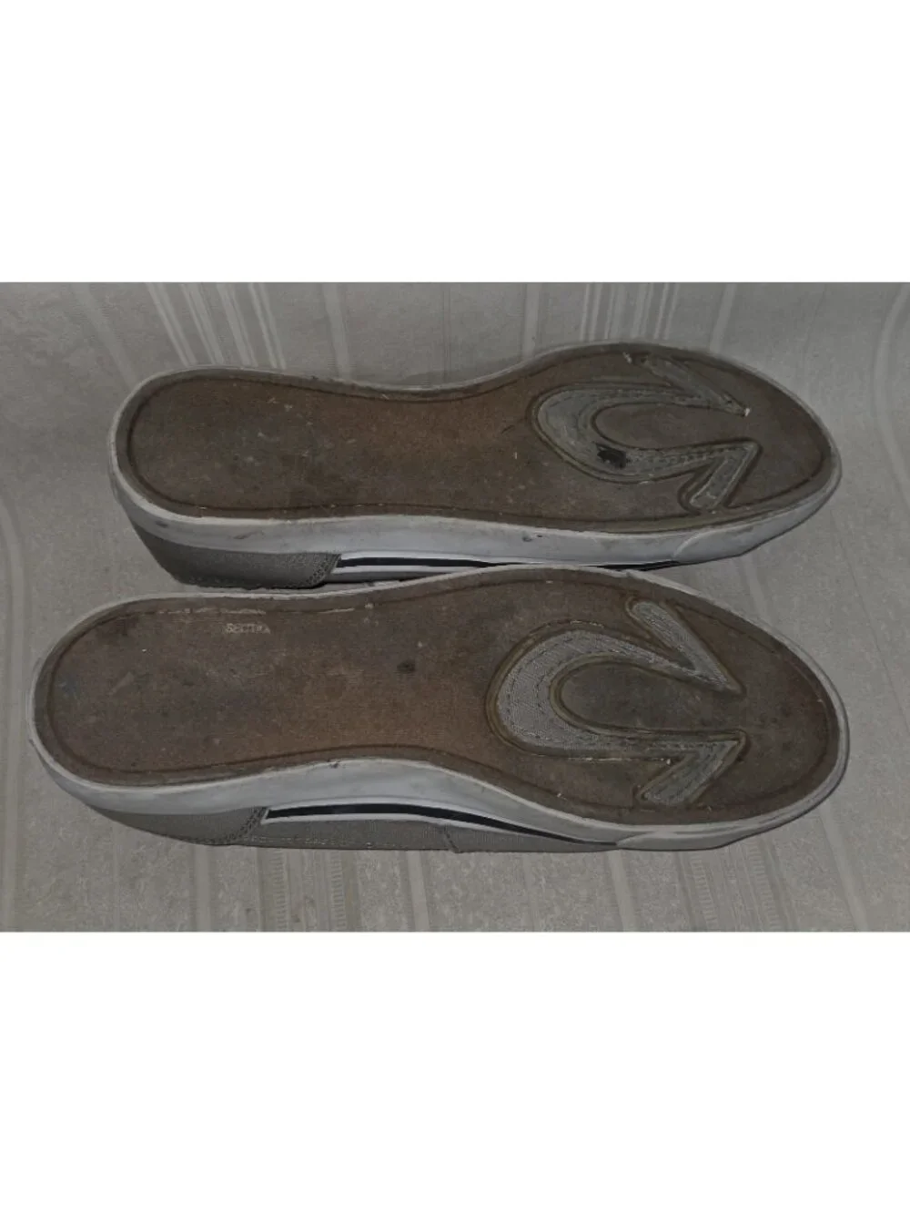 True Religion Vintage Canvas Low Top Sneakers Dark Grey Men’s Sz 10.5 TR118107j